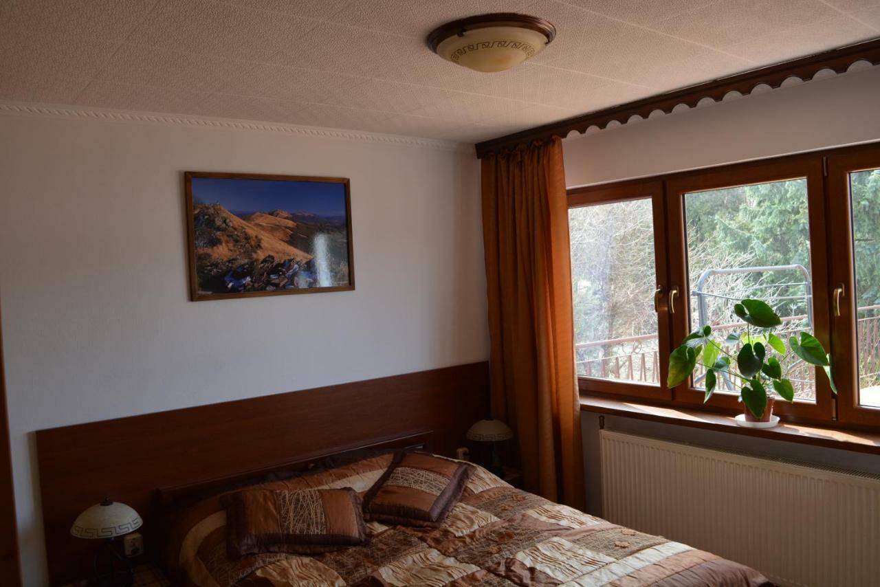 Pokoje Goscinne Bartek Iwonicz-Zdroj Exterior photo