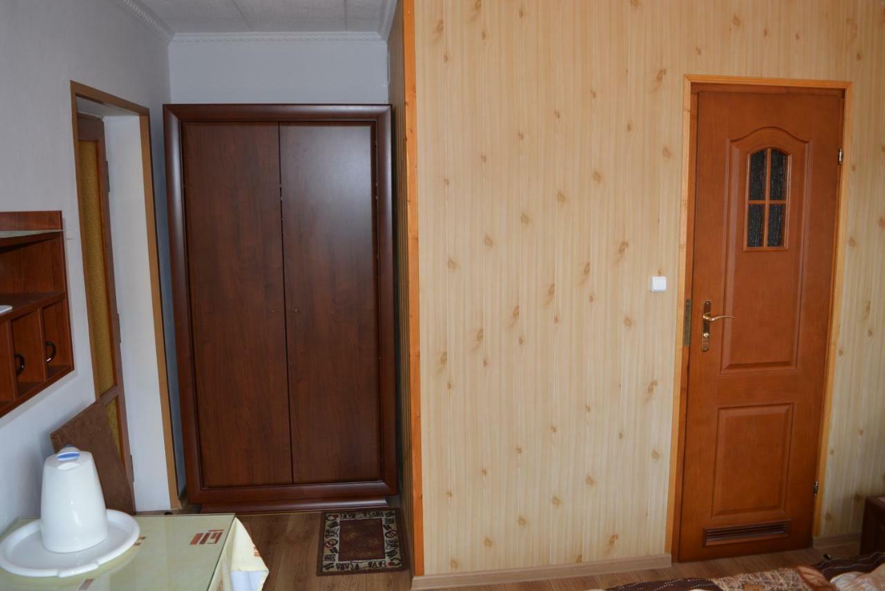 Pokoje Goscinne Bartek Iwonicz-Zdroj Exterior photo